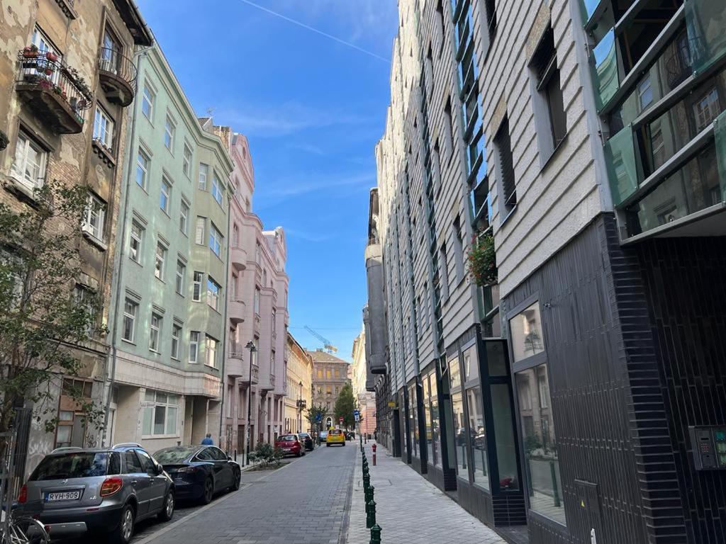 Palace Quarter 2 Peaceful Modern Central Top Floor Apartment Budapeste Exterior foto