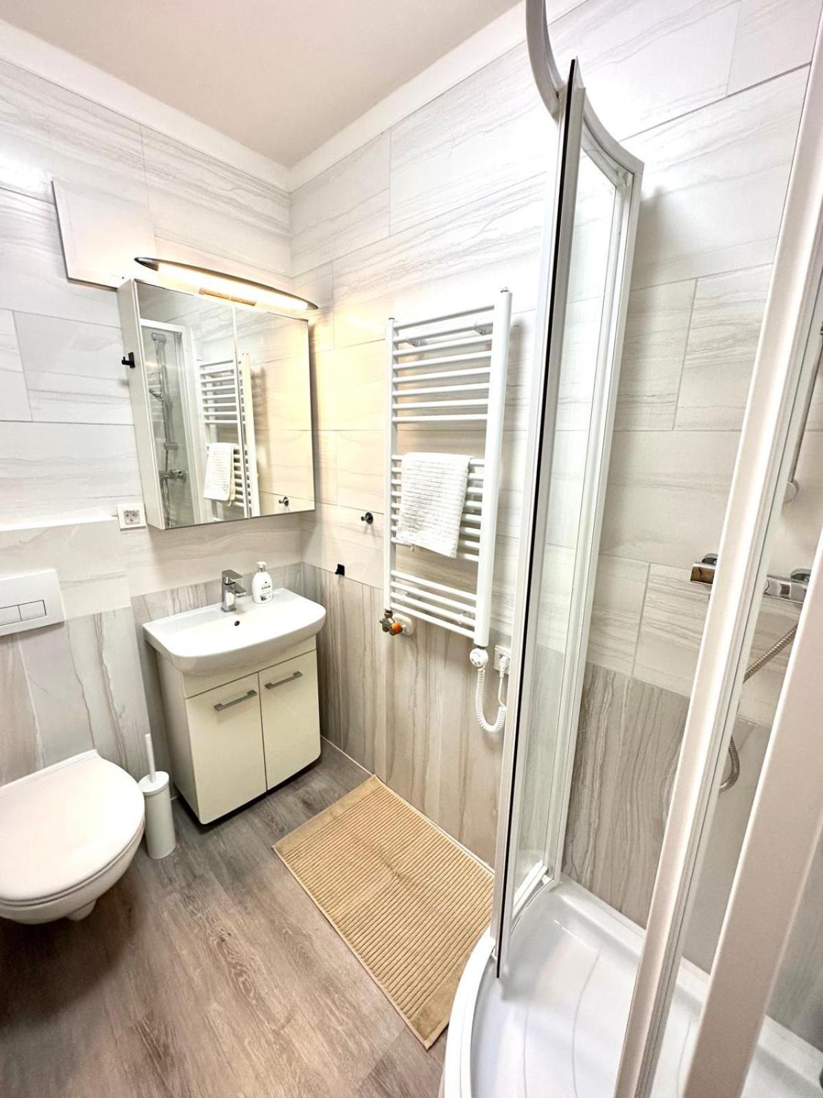 Palace Quarter 2 Peaceful Modern Central Top Floor Apartment Budapeste Exterior foto